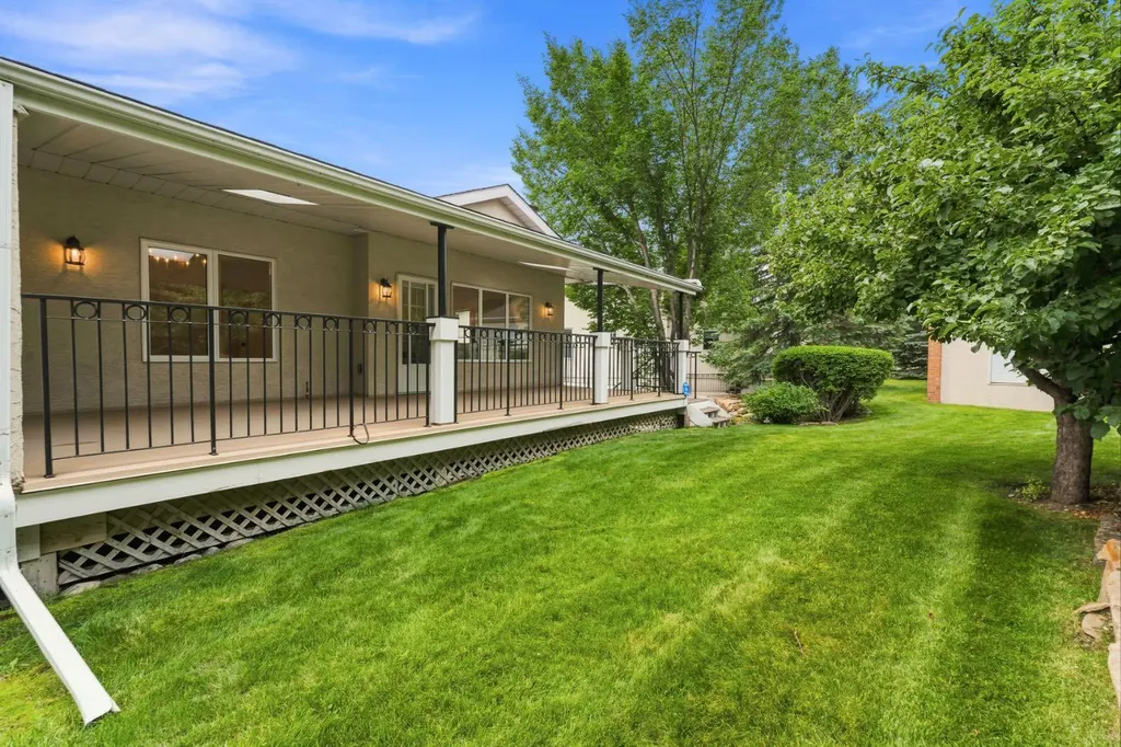 12 Prominence Point SW Calgary AB T3H 3E8