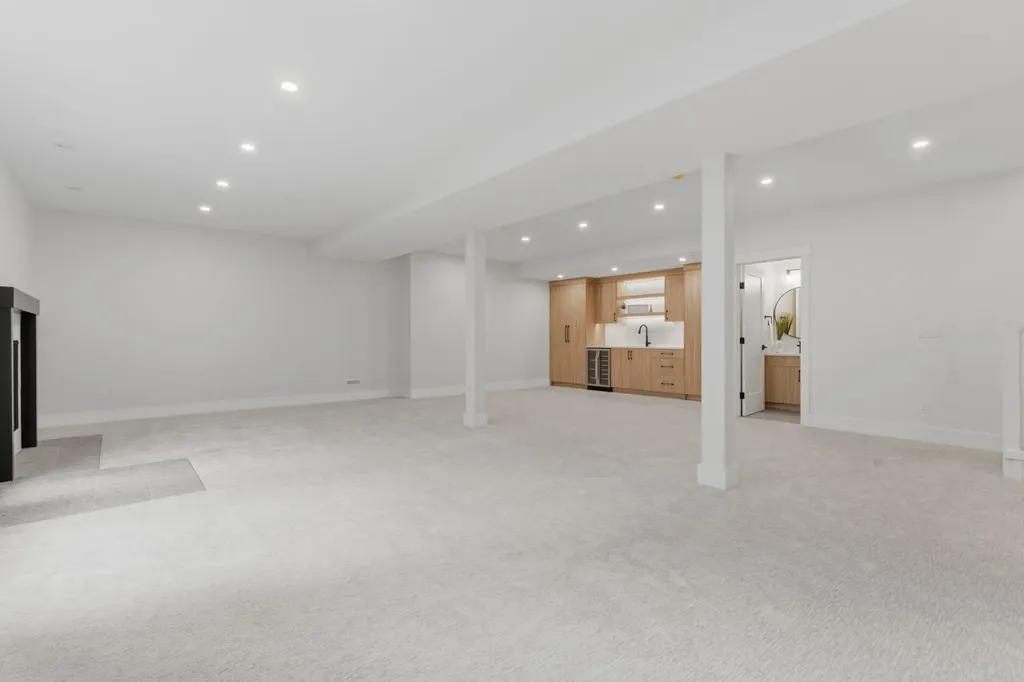 12 Prominence Point SW Calgary AB T3H 3E8