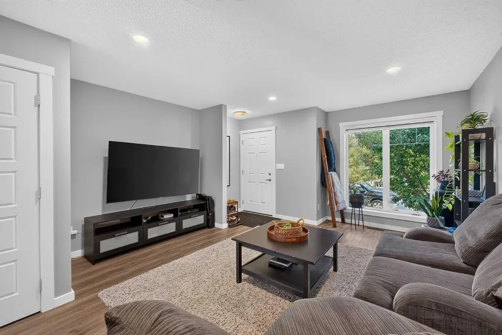 2400 Ravenswood View SE Airdrie AB T4A 0V7