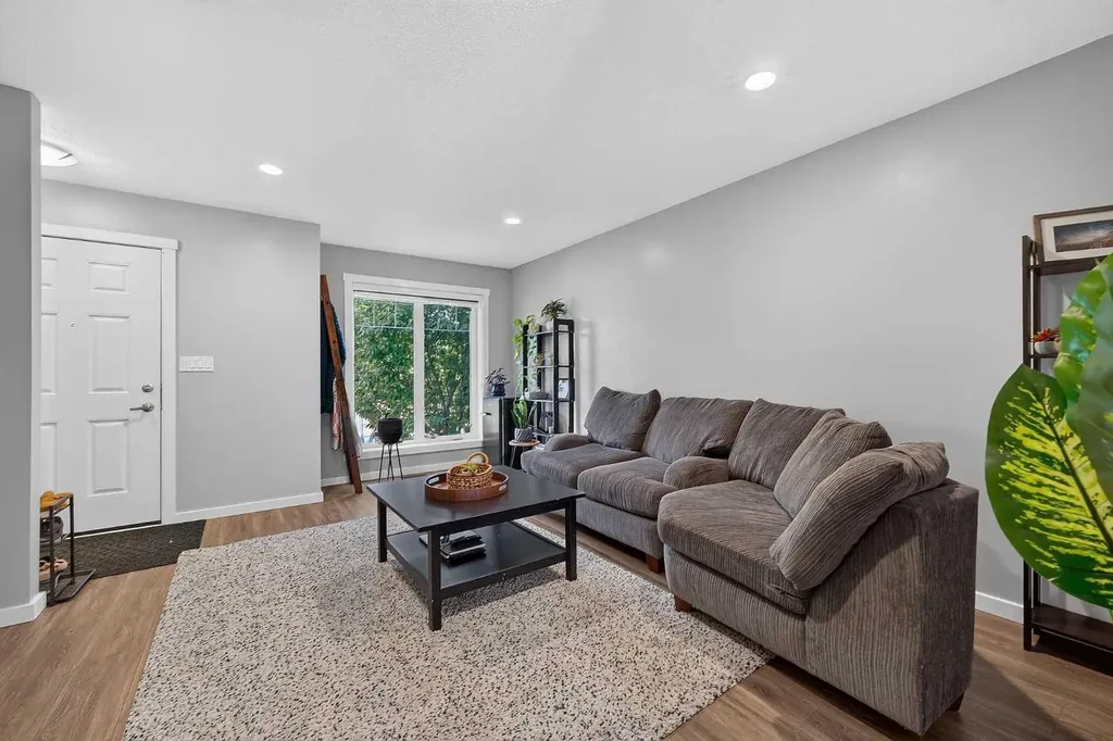 2400 Ravenswood View SE Airdrie AB T4A 0V7