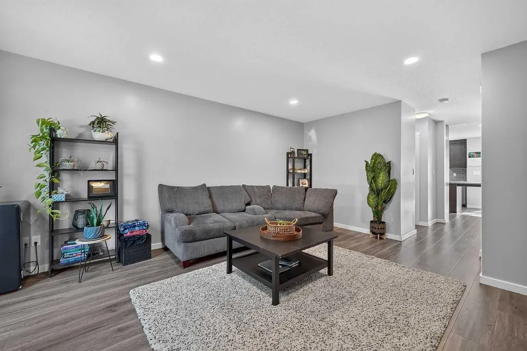 2400 Ravenswood View SE Airdrie AB T4A 0V7