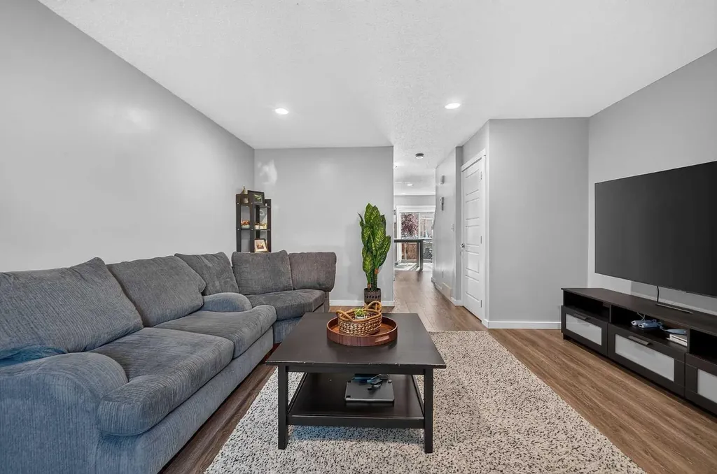 2400 Ravenswood View SE Airdrie AB T4A 0V7