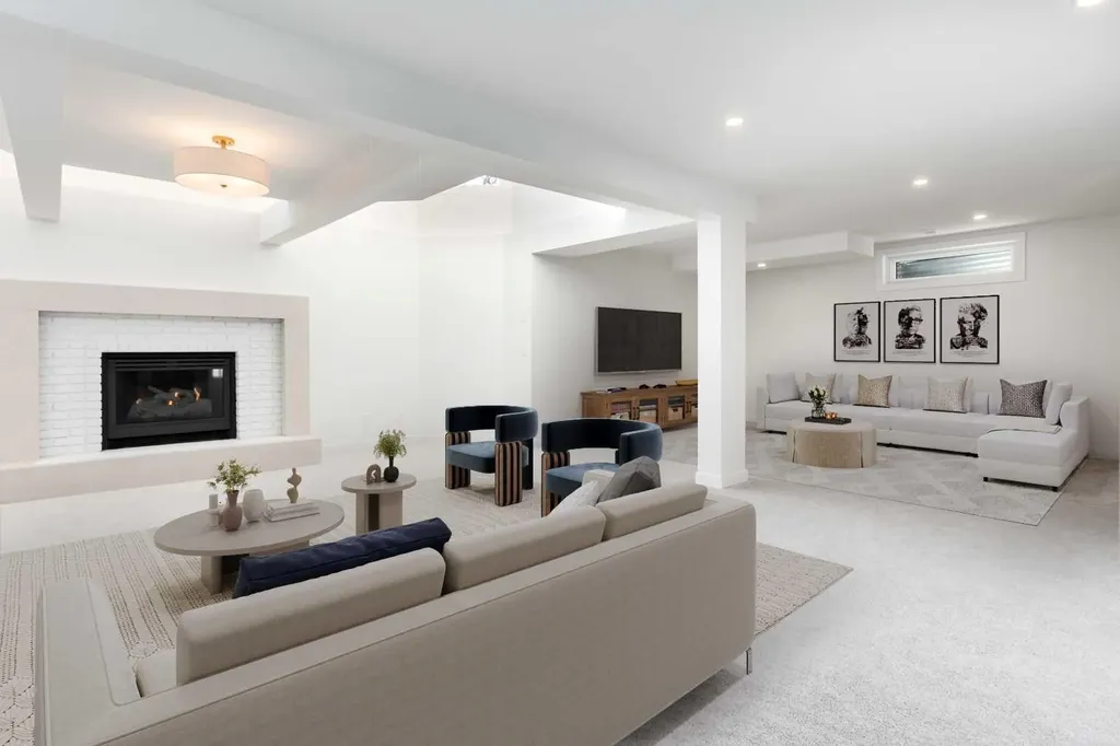 58 Edgevalley Close NW Calgary AB T3A 5E4