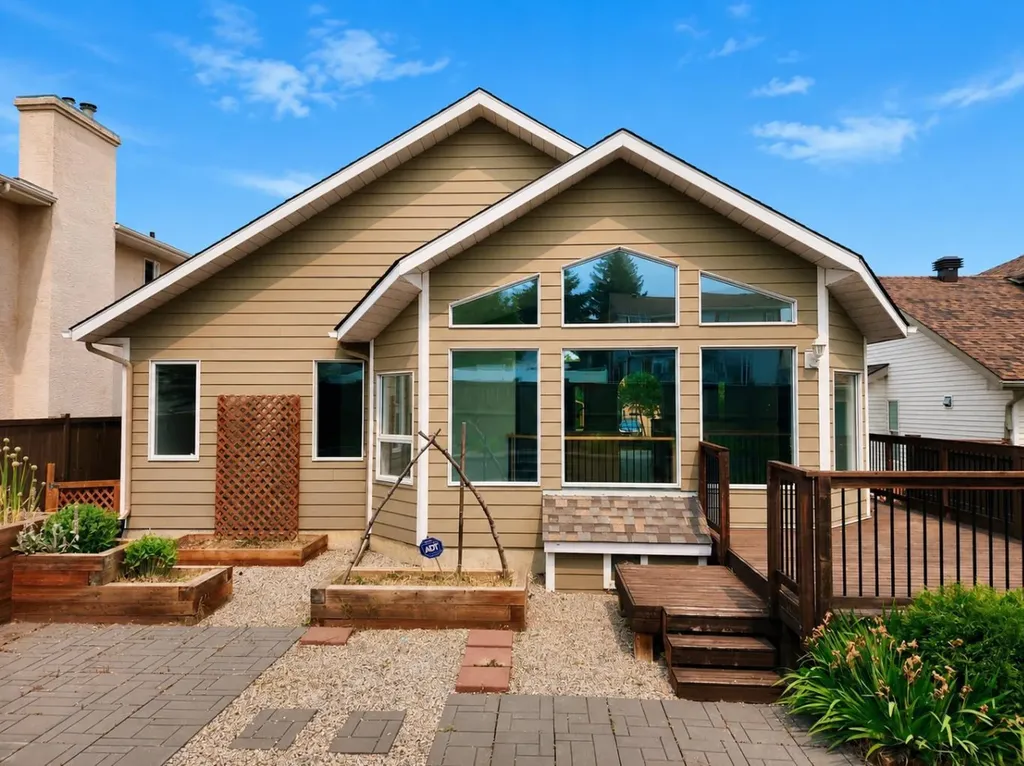 58 Edgevalley Close NW Calgary AB T3A 5E4