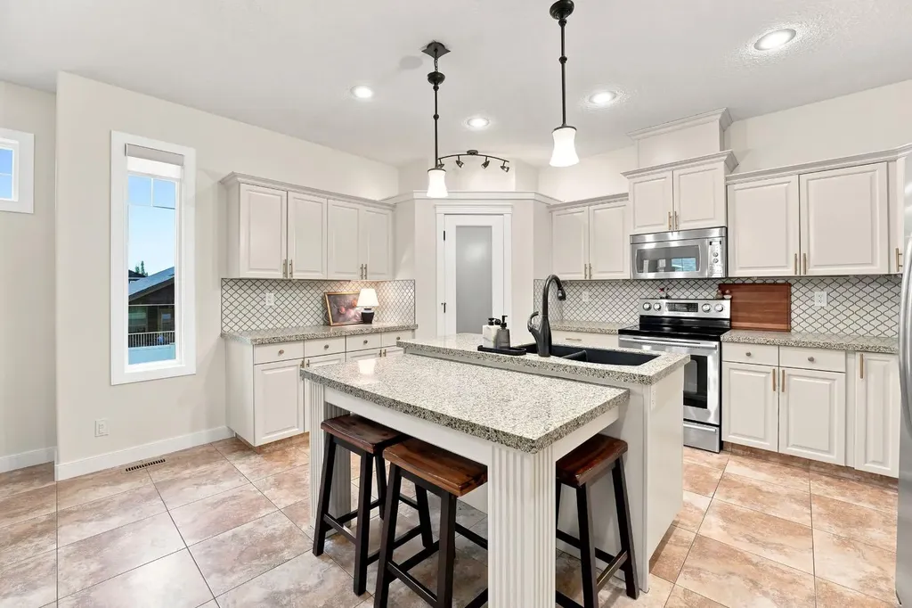 100 Vincent Close Red Deer AB T4R 0H8