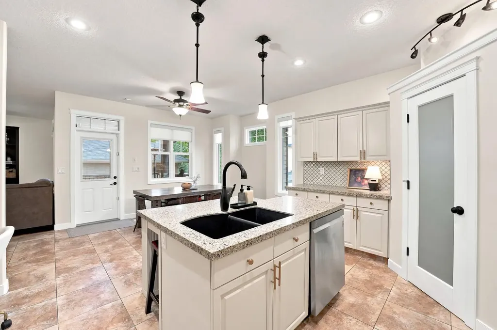 100 Vincent Close Red Deer AB T4R 0H8