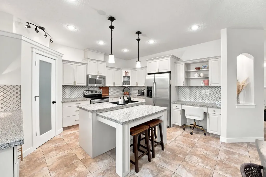 100 Vincent Close Red Deer AB T4R 0H8