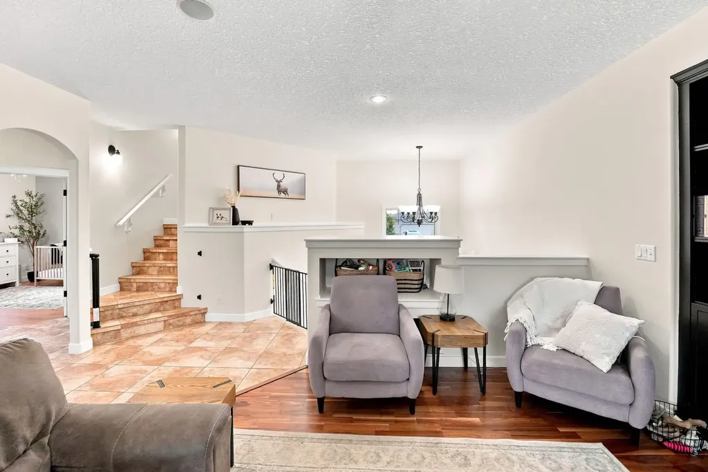 100 Vincent Close Red Deer AB T4R 0H8