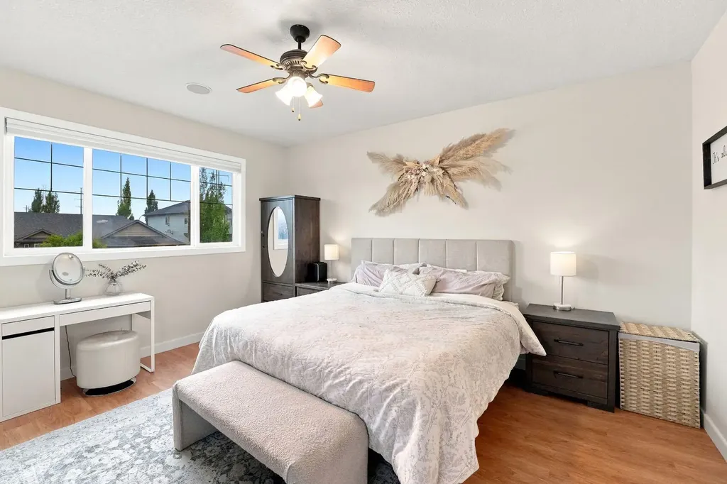 100 Vincent Close Red Deer AB T4R 0H8