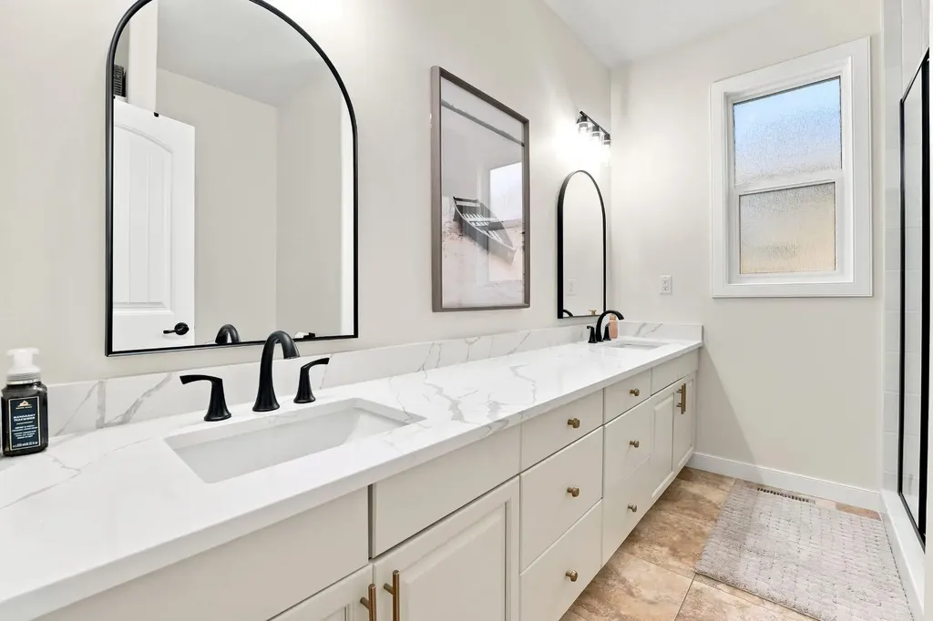 100 Vincent Close Red Deer AB T4R 0H8