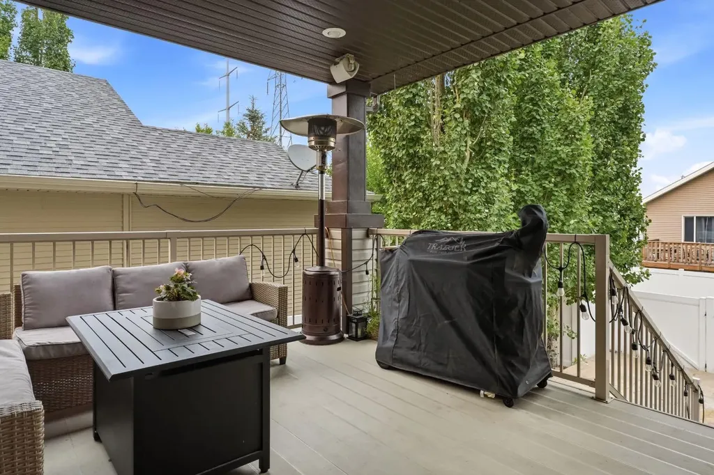 100 Vincent Close Red Deer AB T4R 0H8