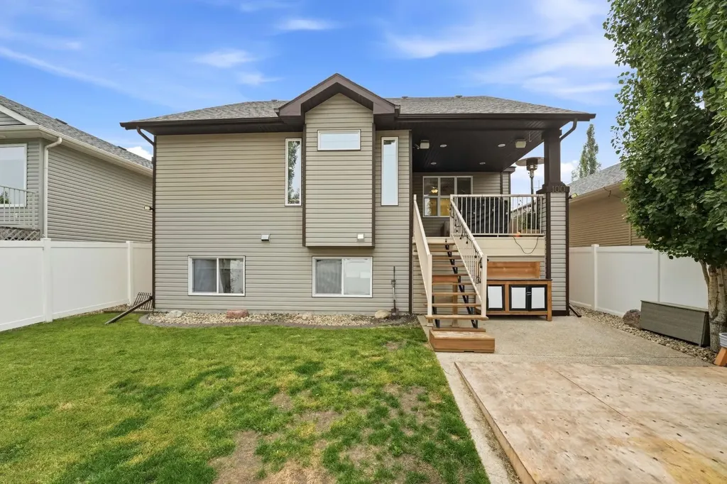 100 Vincent Close Red Deer AB T4R 0H8