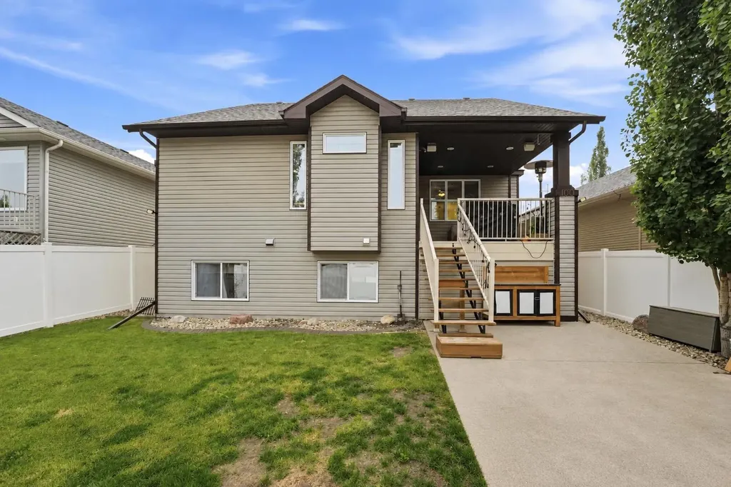 100 Vincent Close Red Deer AB T4R 0H8