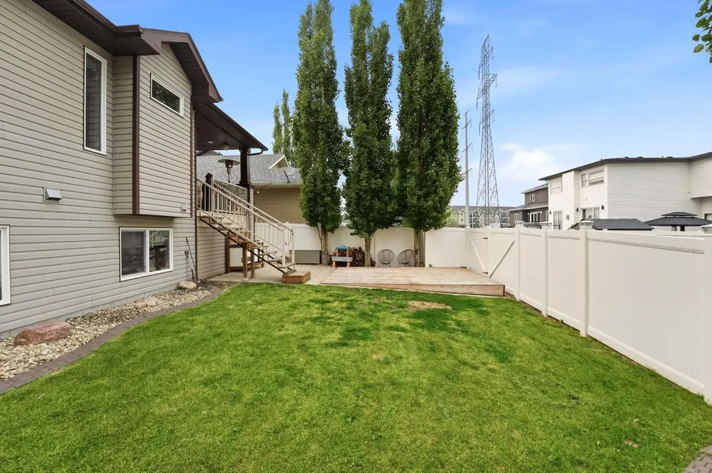 100 Vincent Close Red Deer AB T4R 0H8