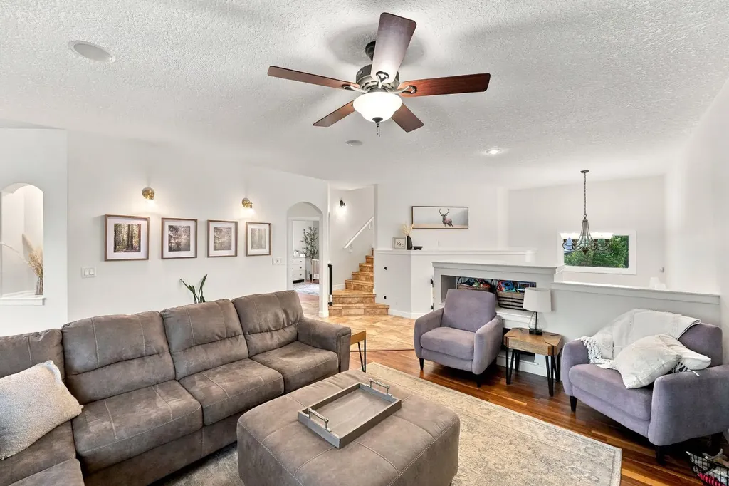 100 Vincent Close Red Deer AB T4R 0H8