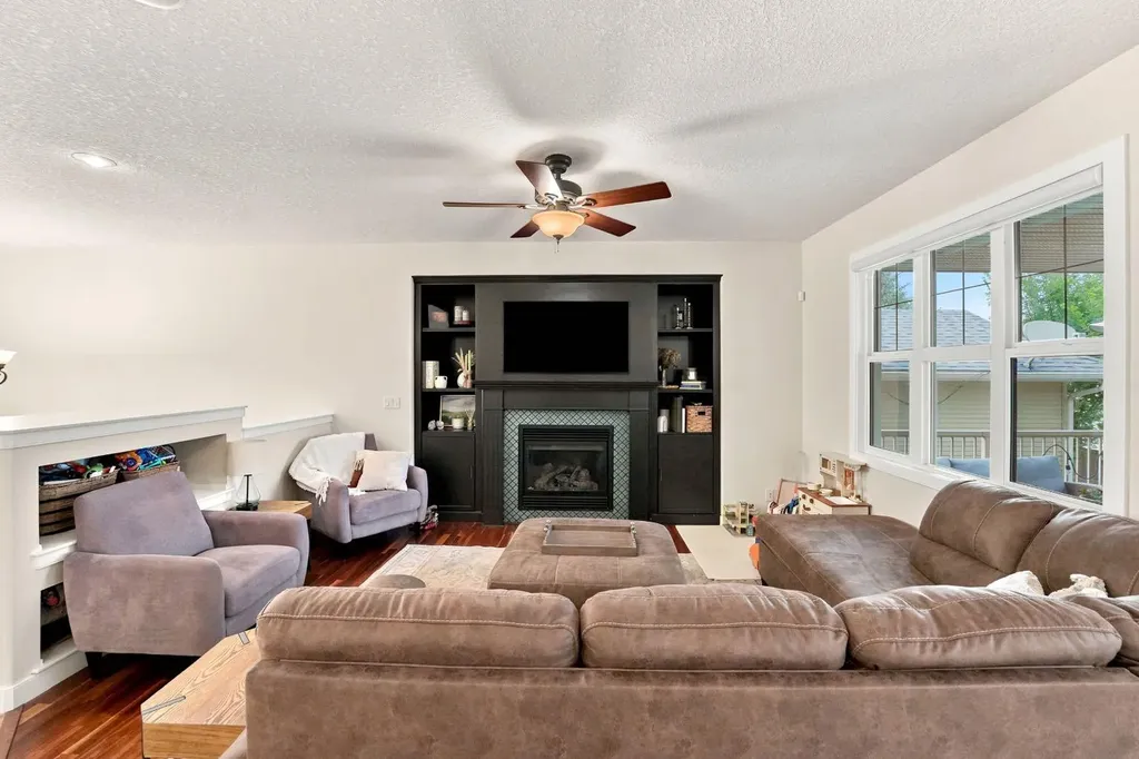 100 Vincent Close Red Deer AB T4R 0H8