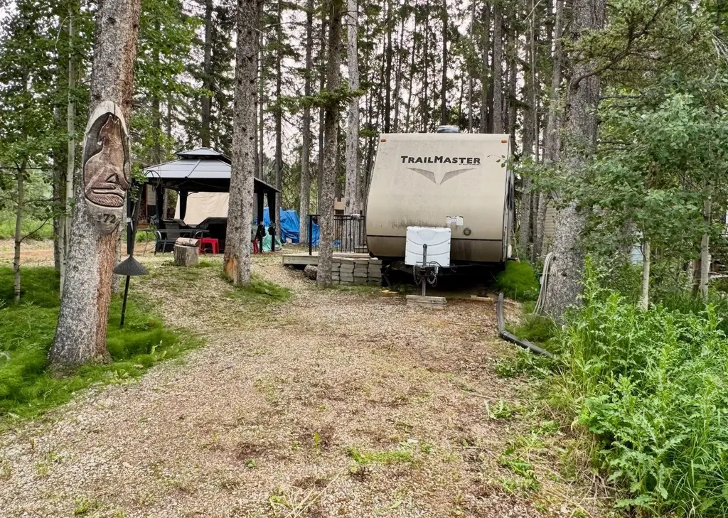 5227 Township Road 320 Rural Mountain View County AB T0M1X0