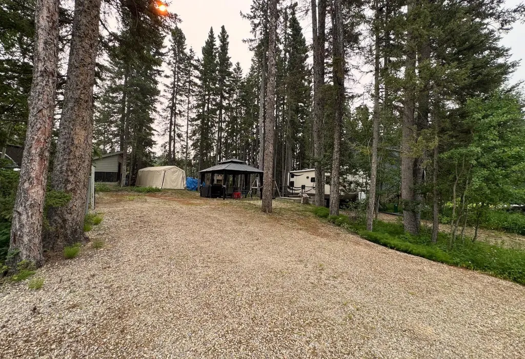 5227 Township Road 320 Rural Mountain View County AB T0M1X0