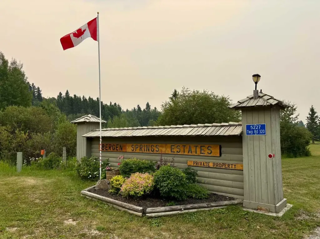 5227 Township Road 320 Rural Mountain View County AB T0M1X0