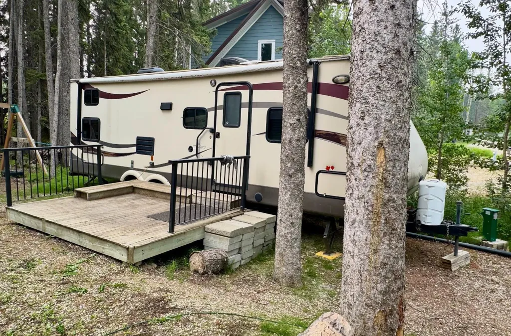 5227 Township Road 320 Rural Mountain View County AB T0M1X0