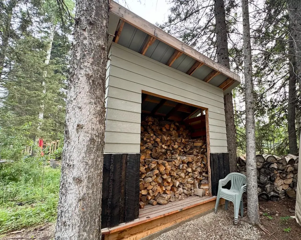 5227 Township Road 320 Rural Mountain View County AB T0M1X0