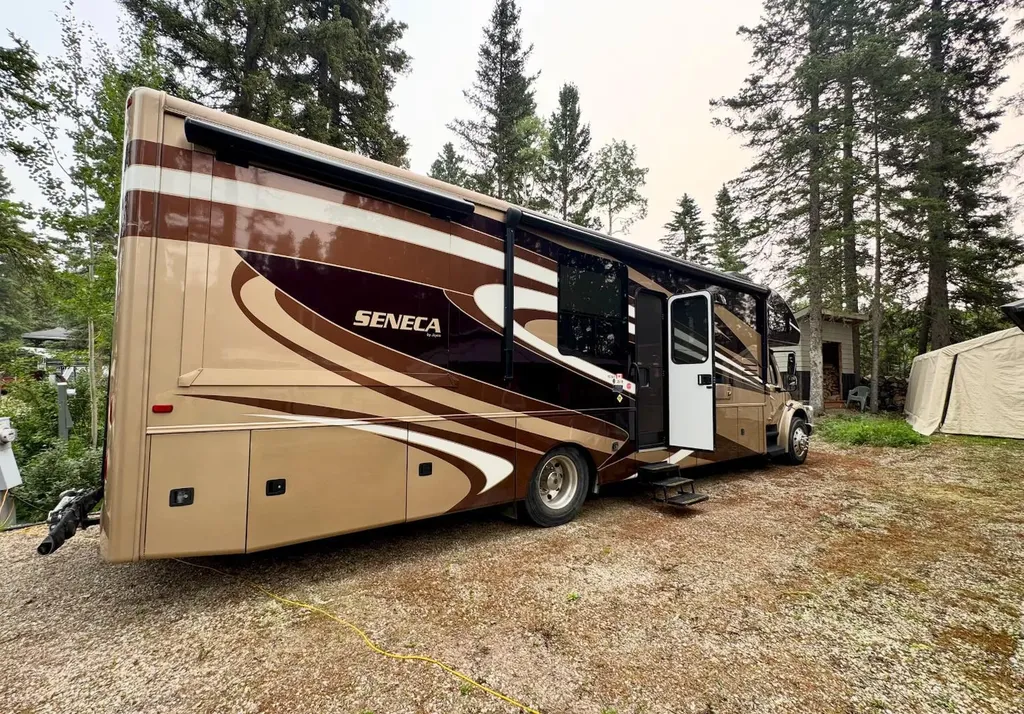 5227 Township Road 320 Rural Mountain View County AB T0M1X0