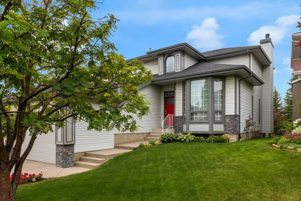 359 Schubert Place NW Calgary AB T3L 1X2