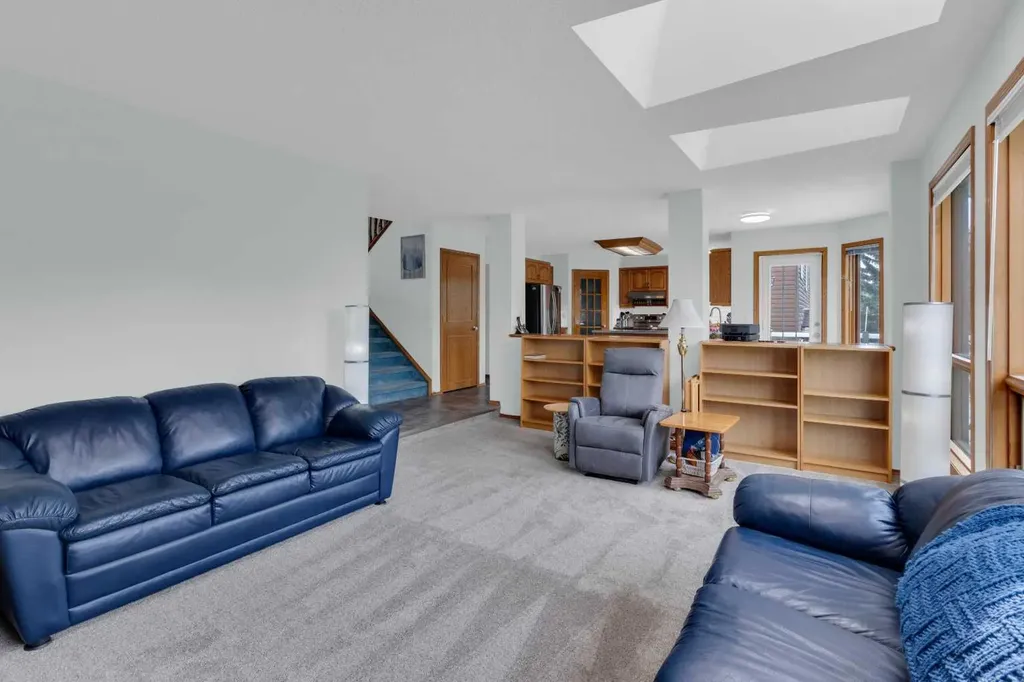 359 Schubert Place NW Calgary AB T3L 1X2