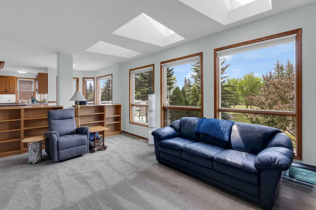 359 Schubert Place NW Calgary AB T3L 1X2