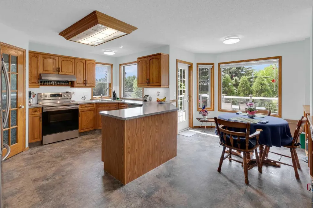 359 Schubert Place NW Calgary AB T3L 1X2