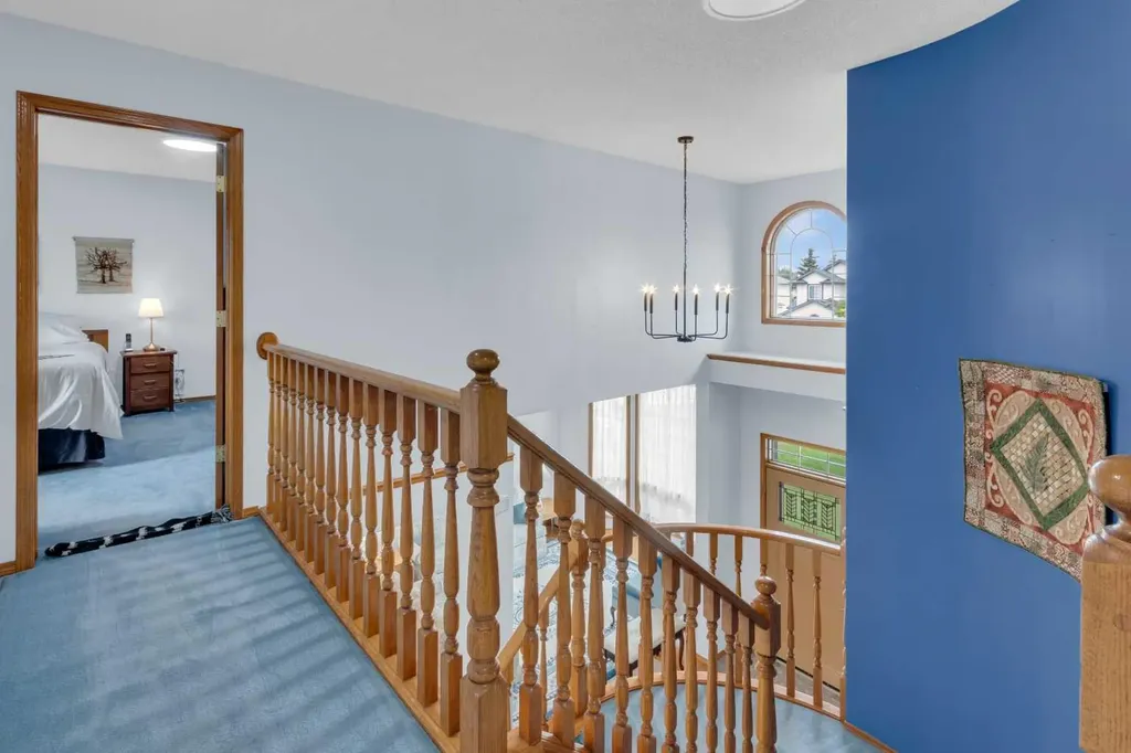 359 Schubert Place NW Calgary AB T3L 1X2