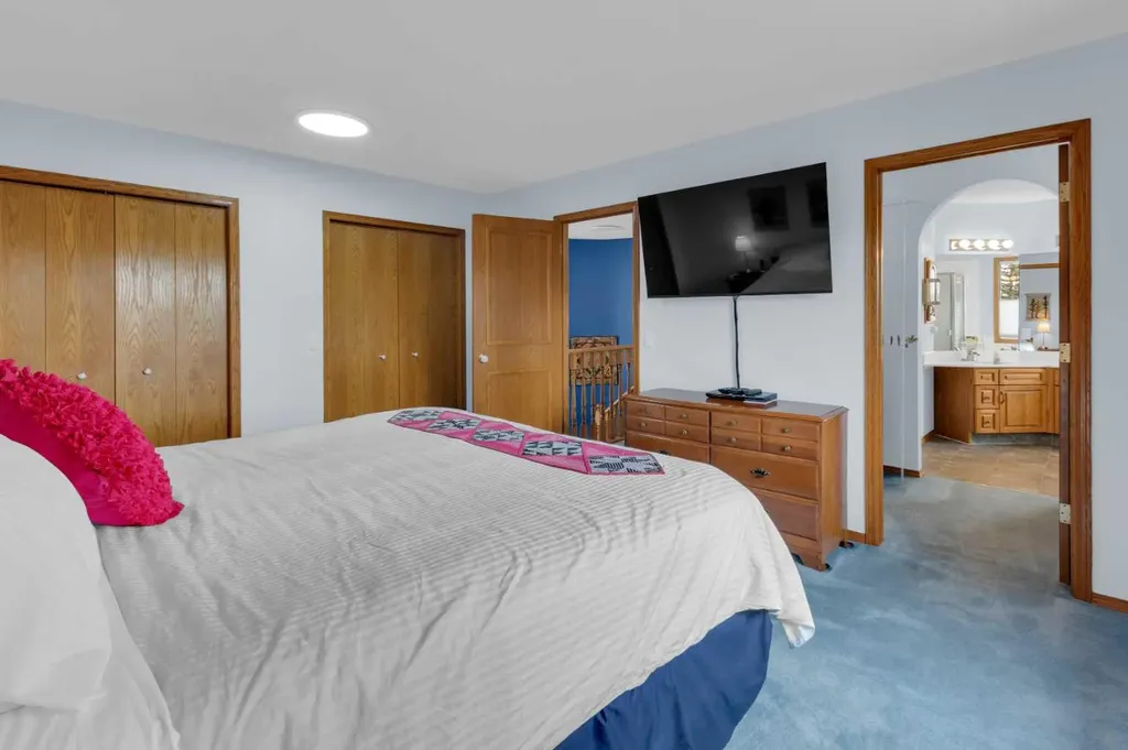 359 Schubert Place NW Calgary AB T3L 1X2