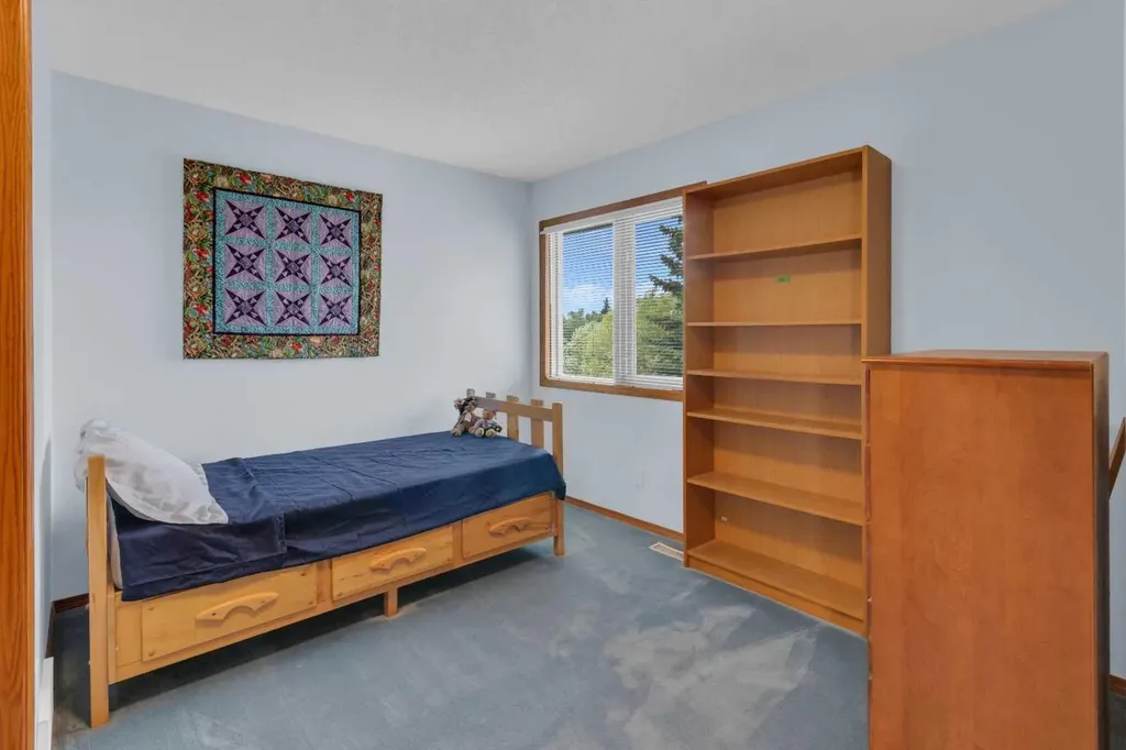 359 Schubert Place NW Calgary AB T3L 1X2