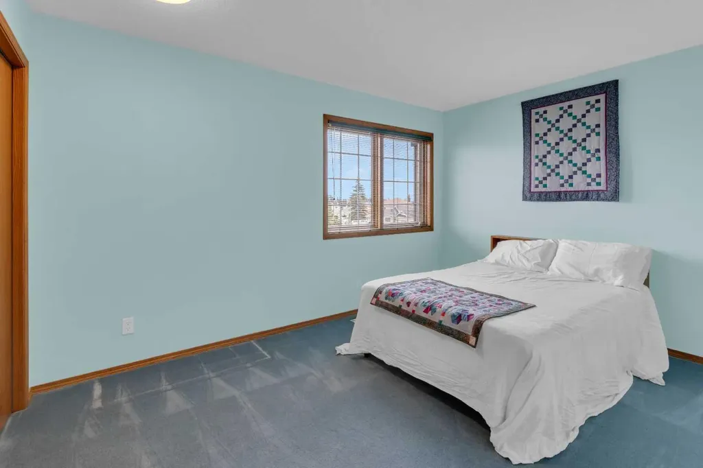 359 Schubert Place NW Calgary AB T3L 1X2