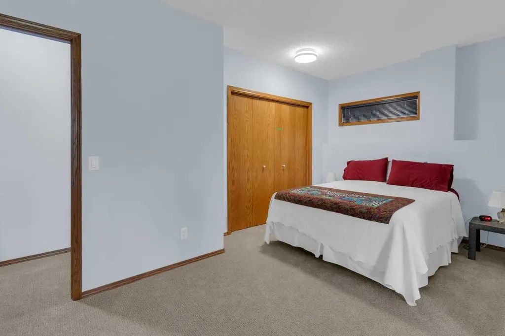 359 Schubert Place NW Calgary AB T3L 1X2