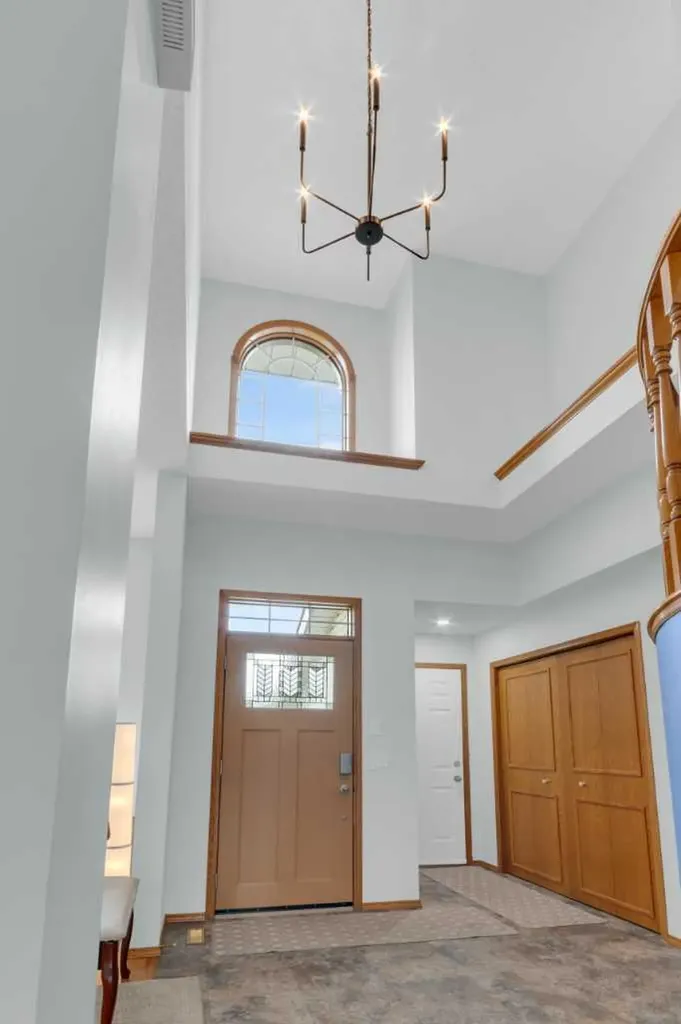359 Schubert Place NW Calgary AB T3L 1X2