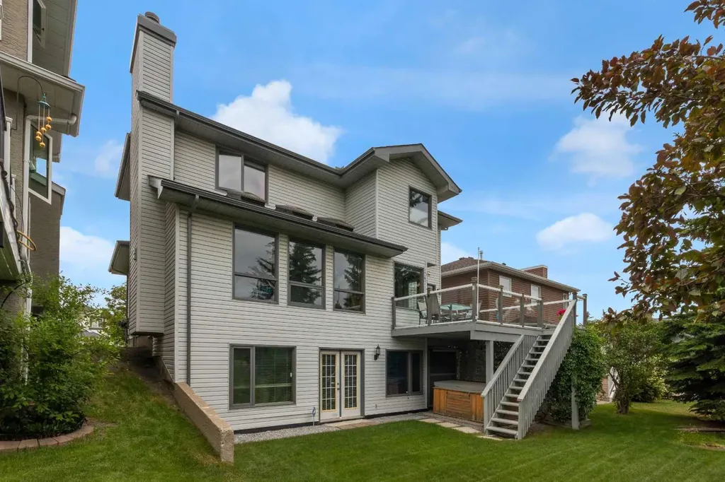 359 Schubert Place NW Calgary AB T3L 1X2
