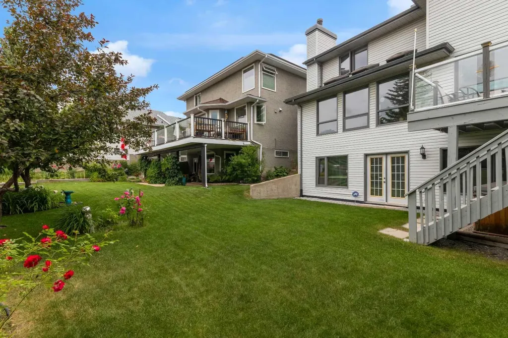 359 Schubert Place NW Calgary AB T3L 1X2