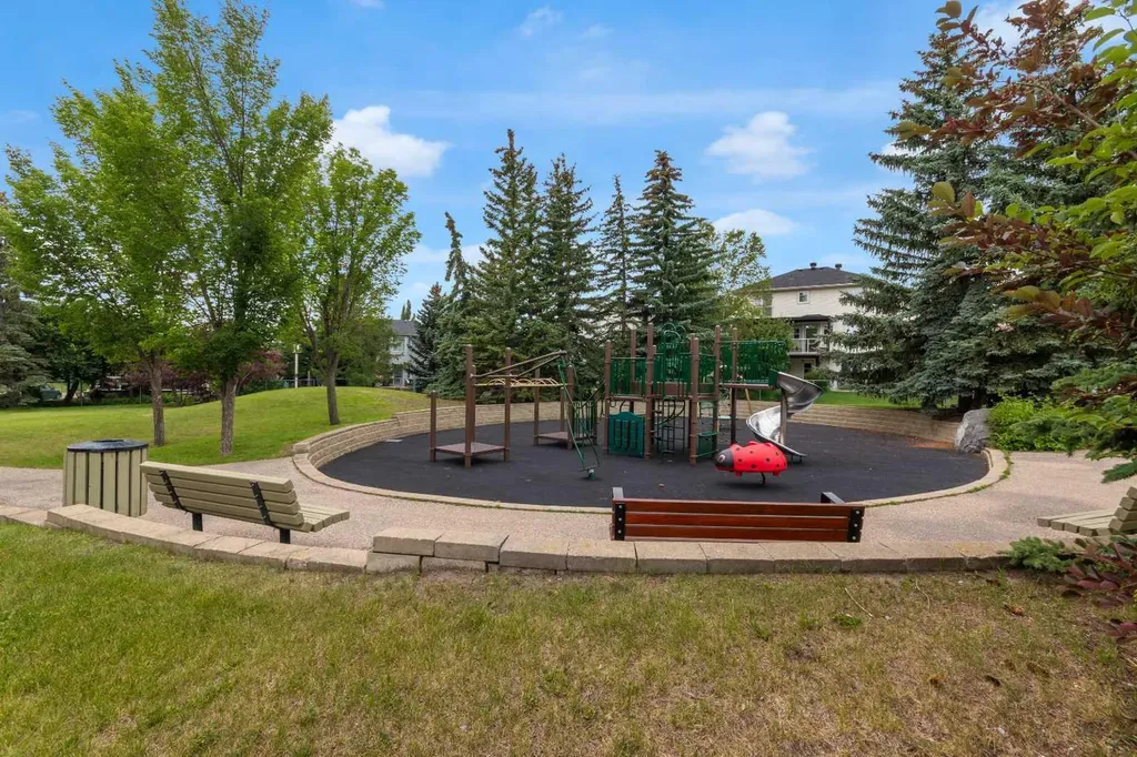 359 Schubert Place NW Calgary AB T3L 1X2