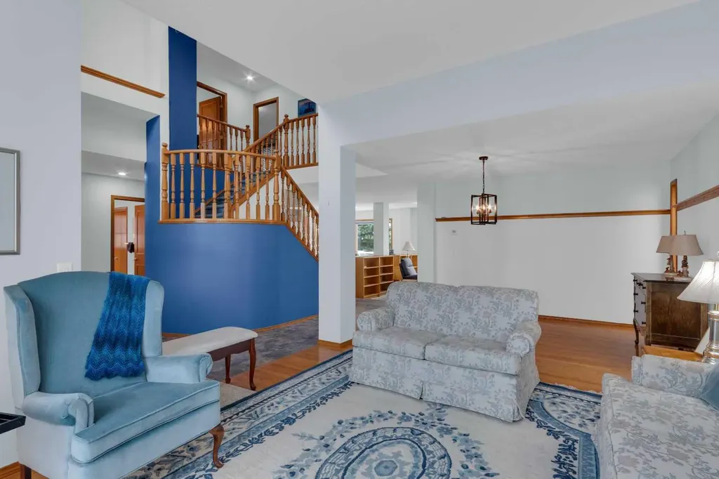 359 Schubert Place NW Calgary AB T3L 1X2
