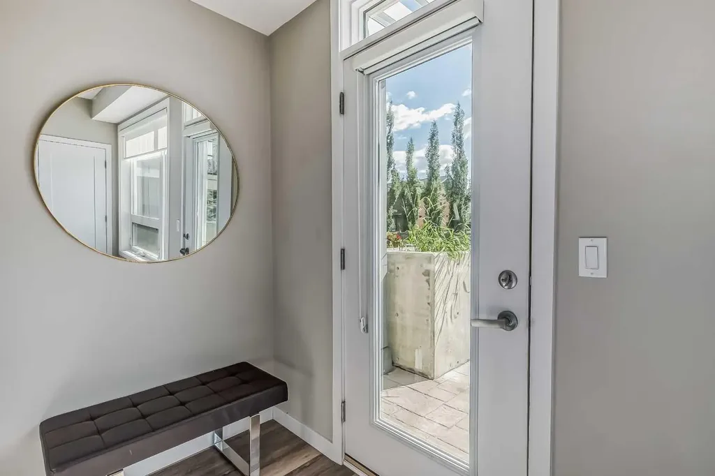 8539 8a Avenue SW Calgary AB T3H 4C7