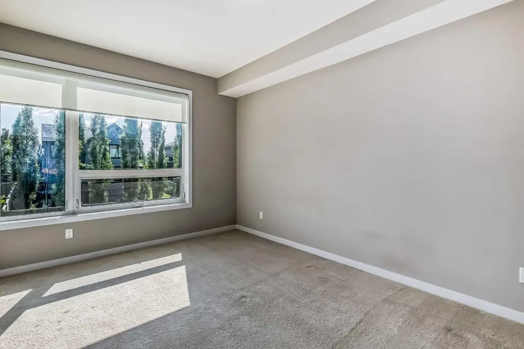8539 8a Avenue SW Calgary AB T3H 4C7