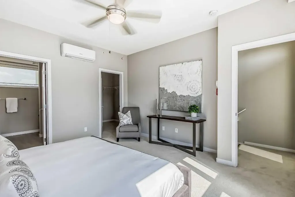 8539 8a Avenue SW Calgary AB T3H 4C7