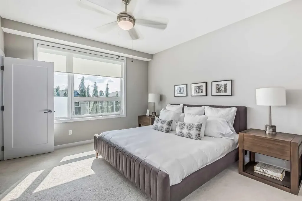 8539 8a Avenue SW Calgary AB T3H 4C7