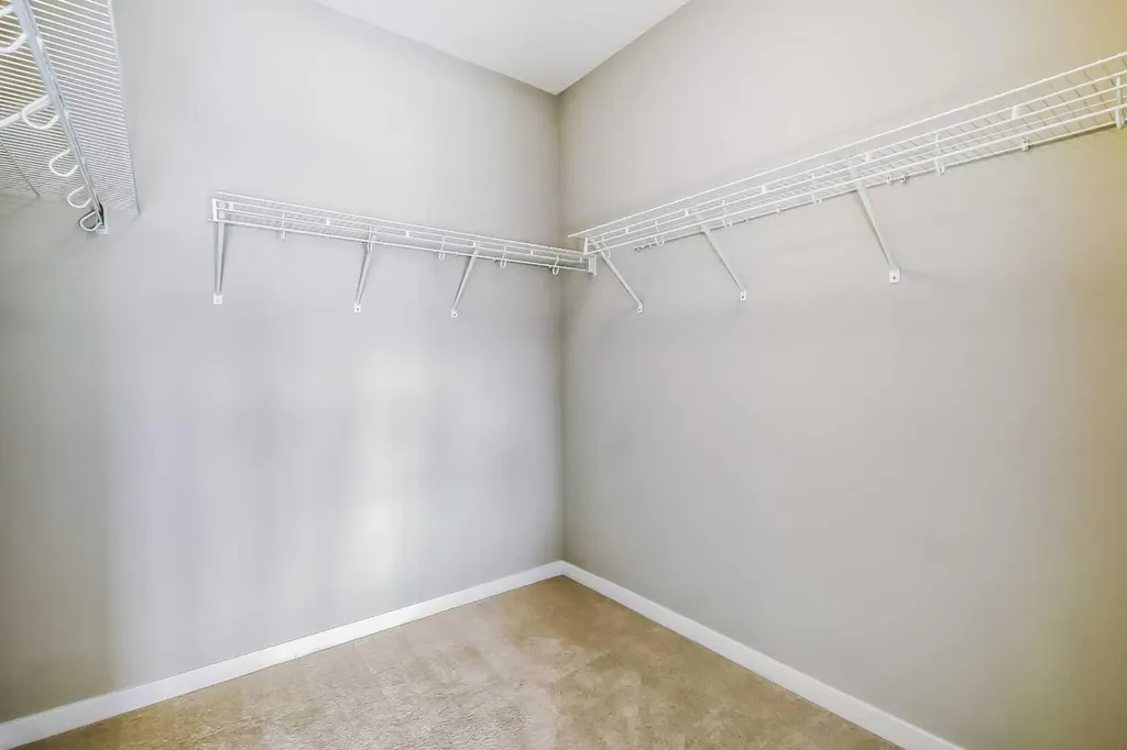 8539 8a Avenue SW Calgary AB T3H 4C7
