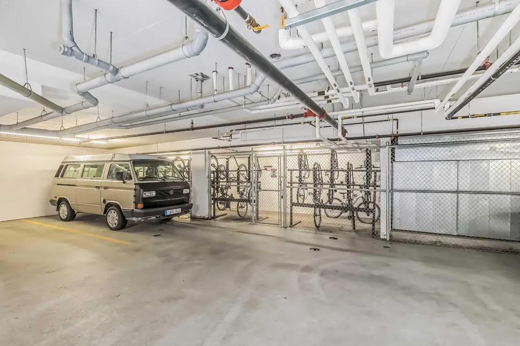 8539 8a Avenue SW Calgary AB T3H 4C7