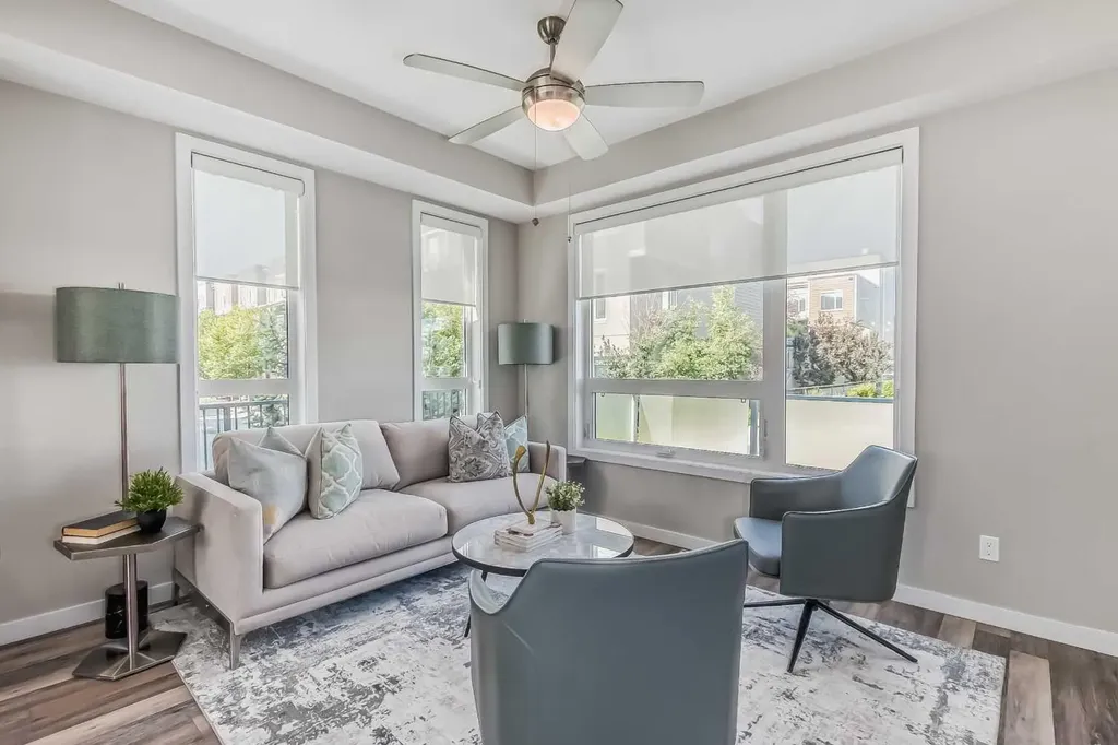 8539 8a Avenue SW Calgary AB T3H 4C7