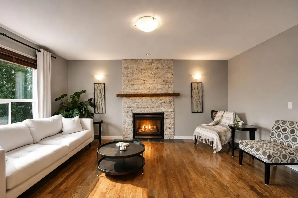 418 Long Beach Landing Chestermere AB T1X 1E6