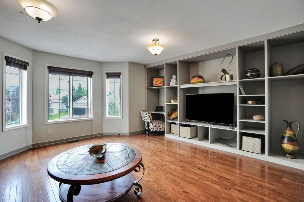 418 Long Beach Landing Chestermere AB T1X 1E6