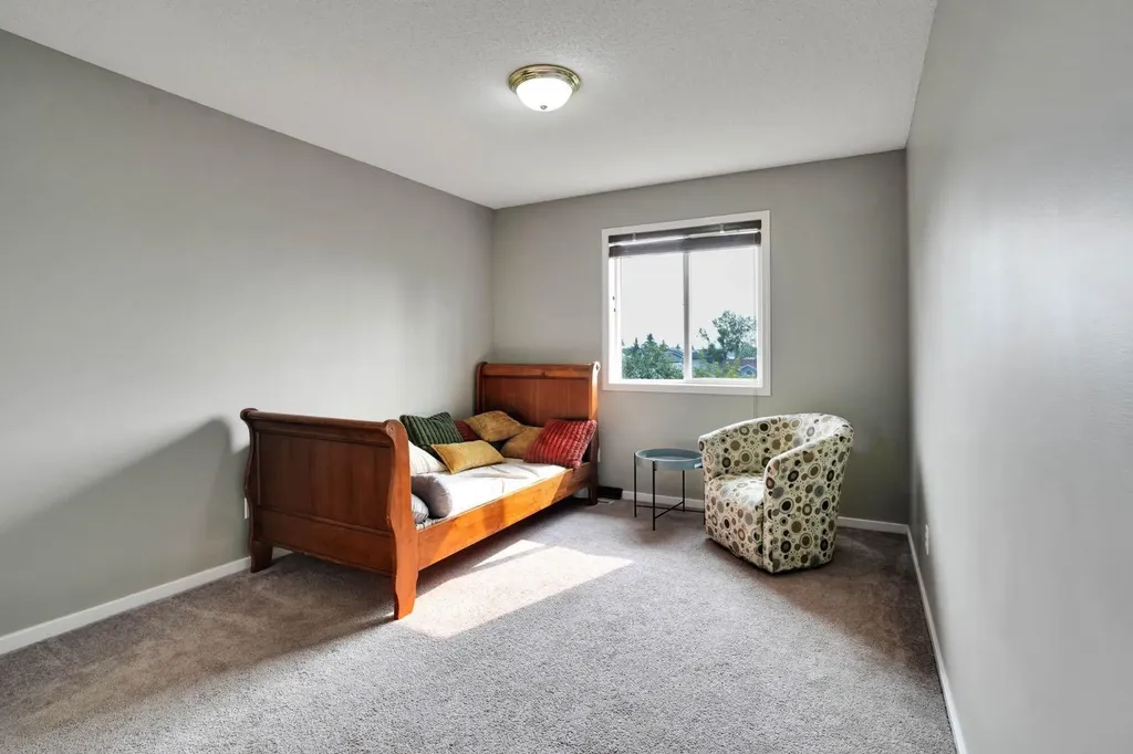 418 Long Beach Landing Chestermere AB T1X 1E6